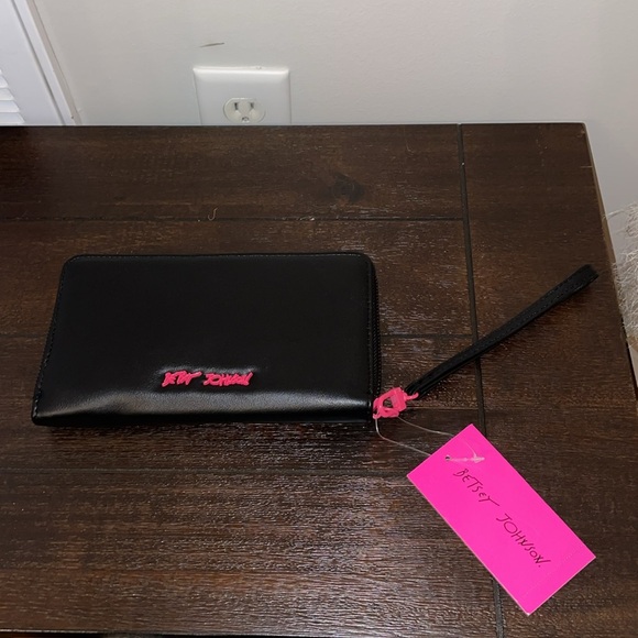 NWT Betsey Johnson Rainbow Studded Hearts Wristlet Wallet - Picture 4 of 9